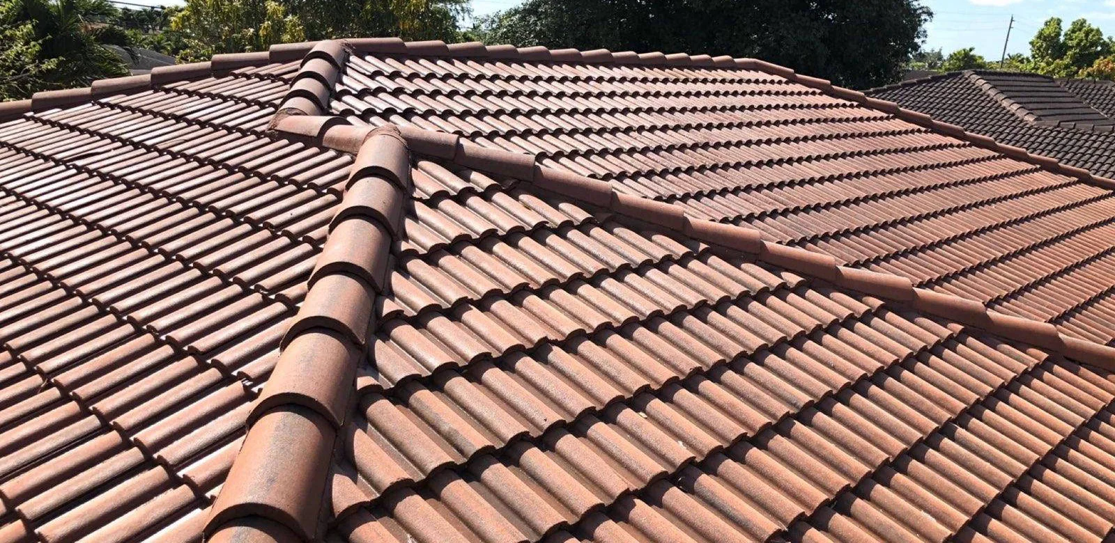 Tile roof after pressure cleaning